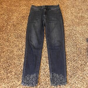 Ann Taylor The Skinny Jeans Women Size 0 Embroidered Flower Hem‎ Cropped Raw Hem